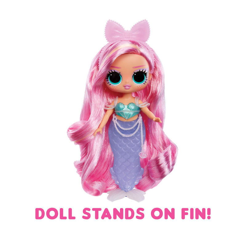 Lola stand on her fin
