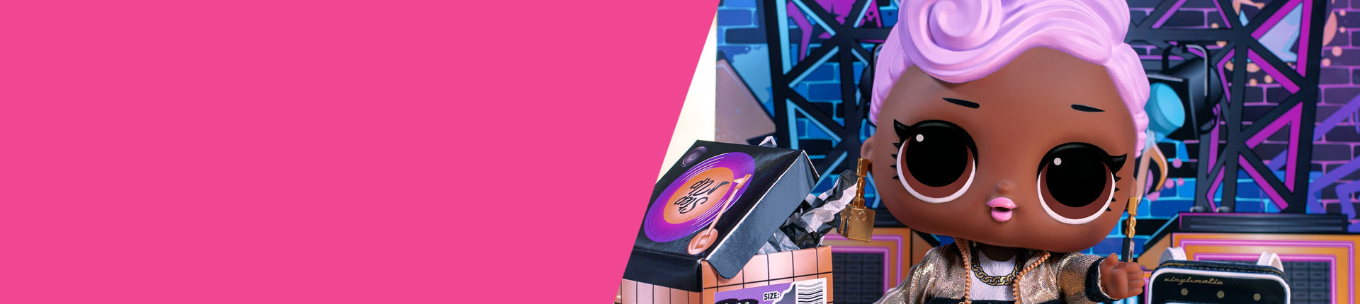 Introducing LOL Surprise Big B.B. (Big Baby), a BIG version of a fan favorite character with real fashions and cute accessories to unbox.