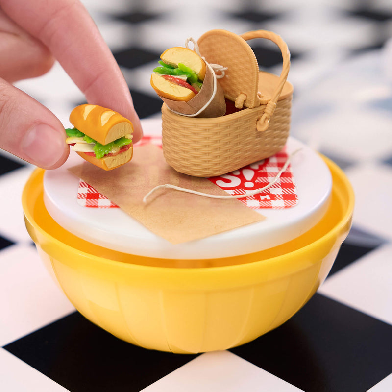 Picnic basket and sandwhich